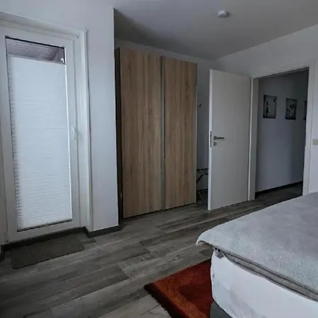 아파트 4bdr Close To The Ski Lifts- If You Want To Book, Please Contact On Wh-ats-app - 0034-656-619-782 !!!! *